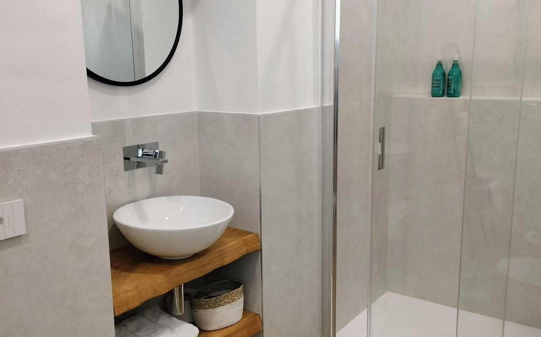 Uggiate Habitat Bed & Breakfast イタリア